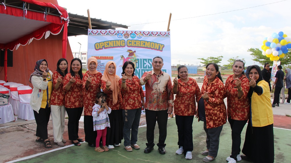 REKTOR BUKA KEGIATAN DIES NATALIS KE-15 UNMUS